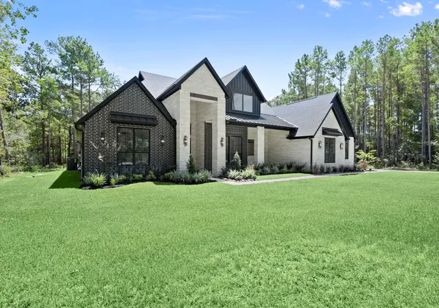 Photo 2 of Single family home for sale at 130 Sanctuary Rd, Huntsville, TX 77340 | MLS# 8663411 | Listing updated on 2026-09-15