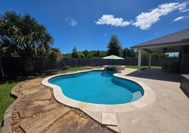 2nd image of 417 Kohls Crest Rd, La Porte, TX 77571 | MLS# 53781299