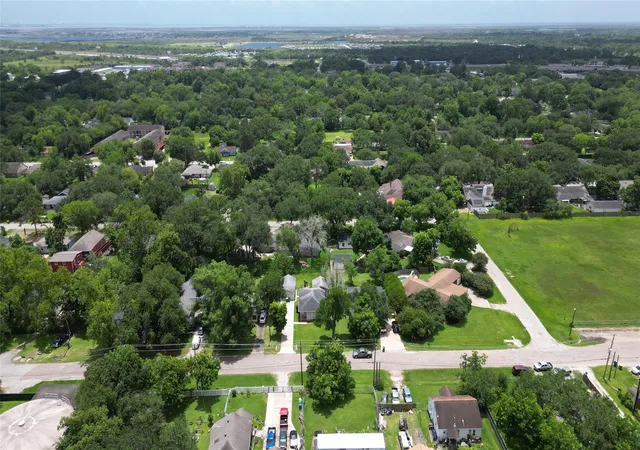 Homes for sale in La Marque, TX | 2109 Magnolia Dr, La Marque, TX 77568 | MLS# 73108408