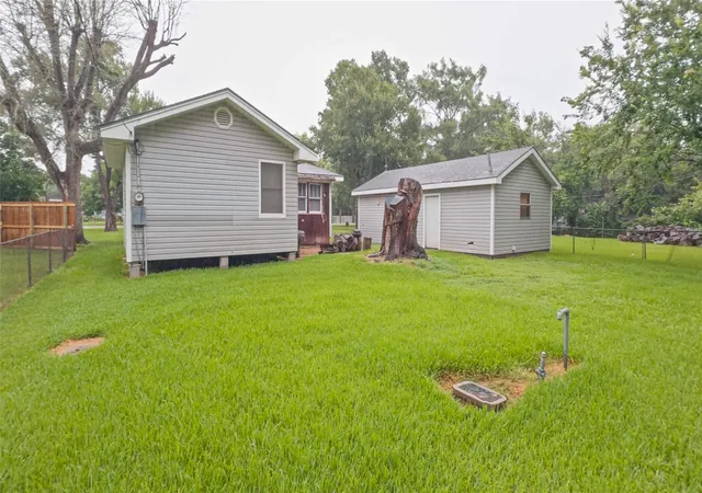 Homes for sale in La Marque, TX | 2109 Magnolia Dr, La Marque, TX 77568 | MLS# 73108408