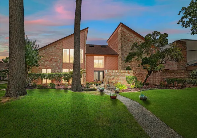 Photo 2 of Single family home for sale at 15703 Winding Moss Dr, Houston, TX 77068 | MLS# 41908913 | Listing updated on 2026-08-23