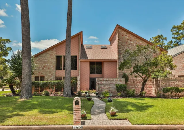 Photo 3 of Single family home for sale at 15703 Winding Moss Dr, Houston, TX 77068 | MLS# 41908913 | Listing updated on 2026-08-23