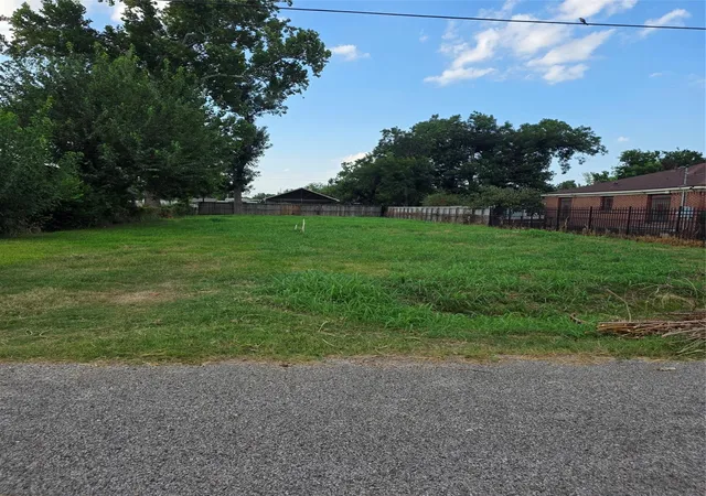 Photo 3 of Land for sale at 2115 Reid St, Houston, TX 77026 | MLS# 57571000 | Listing updated on 2026-09-16