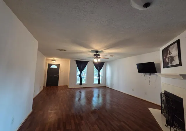 Photo 4 of Single family home for sale at 4827 Gypsy Forest Dr, Humble, TX 77346 | MLS# 66815337 | Listing updated on 2026-08-08