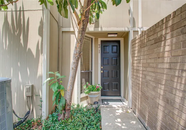 1st image of 1920 Augusta Dr #31, Houston, TX 77057 | MLS# 9425028