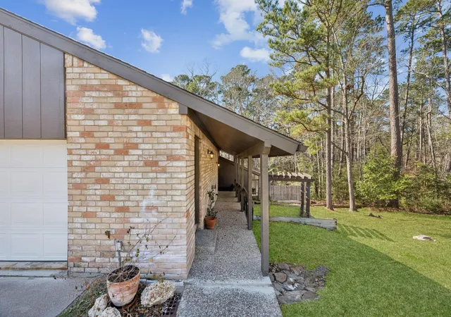 Photo 3 of Single family home for sale at 24617 Camwood Rd, Huntsville, TX 77320 | MLS# 16920638 | Listing updated on 2026-07-30