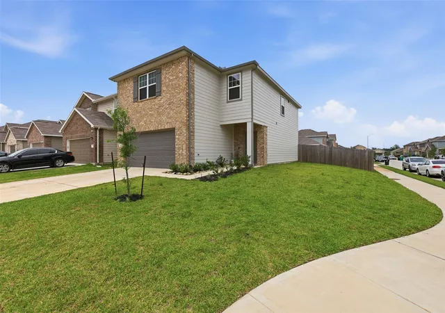 Photo 2 of Single family home for sale at 10138 Tiger Flower Ln, Houston, TX 77016 | MLS# 59395745 | Listing updated on 2026-09-12