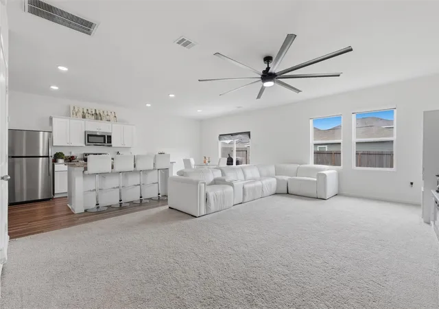 Photo 3 of Single family home for sale at 10138 Tiger Flower Ln, Houston, TX 77016 | MLS# 59395745 | Listing updated on 2026-09-12