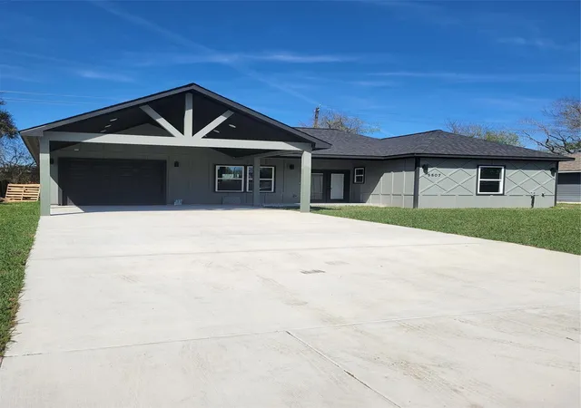 1st image of 5807 Doulton Dr, Houston, TX 77033 | MLS# 82804138