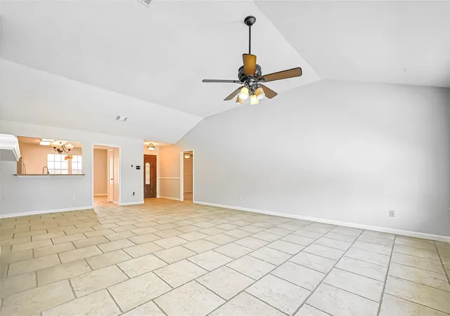 3rd image of 16027 Surrey Woods Dr, Friendswood, TX 77546 | MLS# 79301912