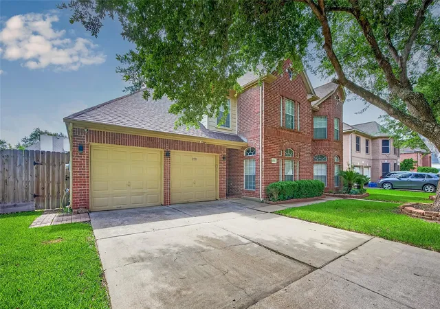 2nd image of 11931 Mckinney Falls Ln, Sugar Land, TX 77498 | MLS# 80250167