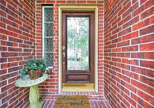 5th image of 11931 Mckinney Falls Ln, Sugar Land, TX 77498 | MLS# 80250167
