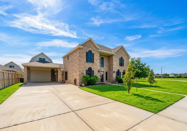 Photo 3 of Single family home for sale at 2404 Grey Kirby Dr, League City, TX 77573 | MLS# 80029362 | Listing updated on 2026-09-16