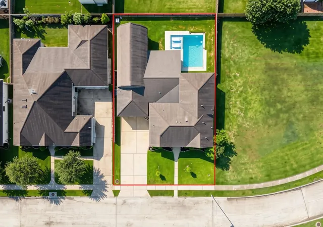 Photo 3 of Single family home for sale at 2404 Grey Kirby Dr, League City, TX 77573 | MLS# 80029362 | Listing updated on 2026-09-16