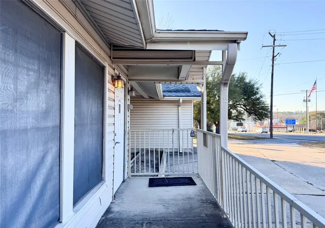 4th image of 52 State Hwy 75 N, Huntsville, TX 77320 | MLS# 88378009