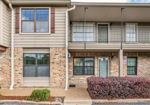 Photo 2 of Condo for sale at 606 Marshall St #B6, Houston, TX 77006 | MLS# 9015756 | Listing updated on 2026-08-30