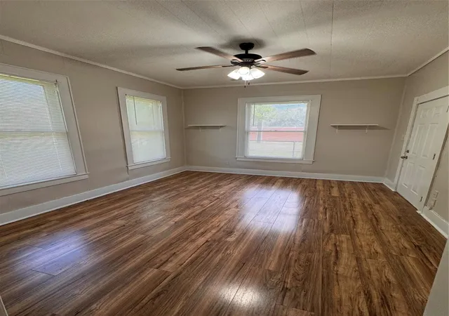 3rd image of 7206 Avenue B, Houston, TX 77011 | MLS# 33562263