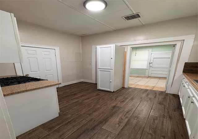 4th image of 7206 Avenue B, Houston, TX 77011 | MLS# 33562263