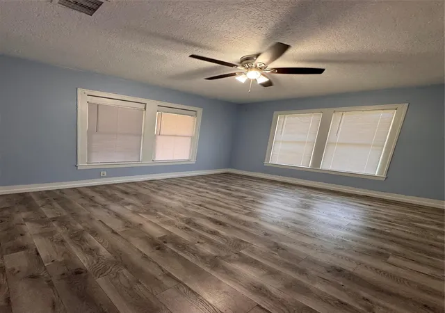 5th image of 7206 Avenue B, Houston, TX 77011 | MLS# 33562263
