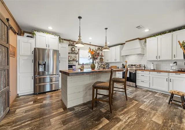 1st image of 451 Private Road 1505, Bandera, TX 78003 | MLS# 73760704