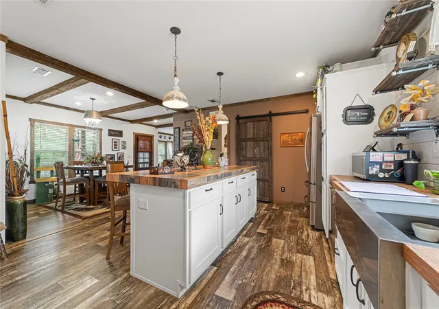 4th image of 451 Private Road 1505, Bandera, TX 78003 | MLS# 73760704