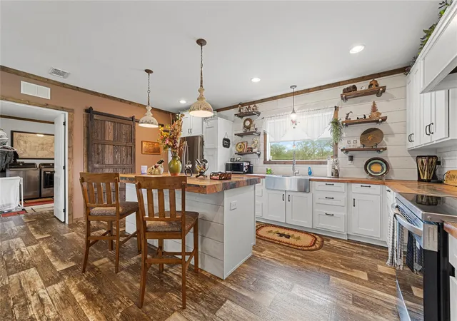 5th image of 451 Private Road 1505, Bandera, TX 78003 | MLS# 73760704