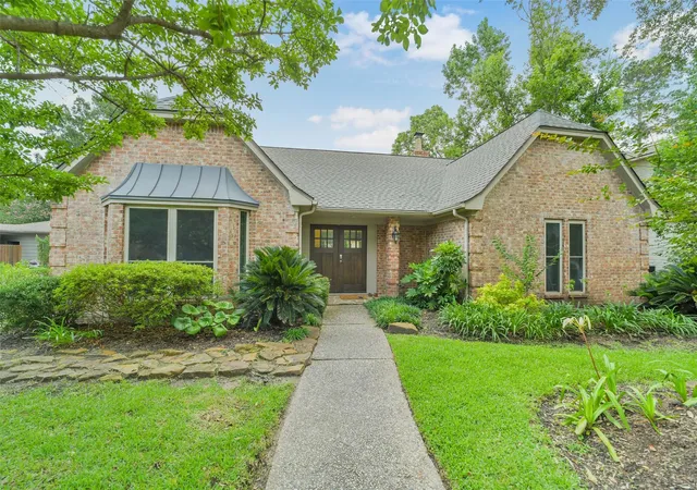 Homes for sale in Kingwood, TX | 2810 Woodland Ridge Dr, Kingwood, TX 77345 | MLS# 31546699
