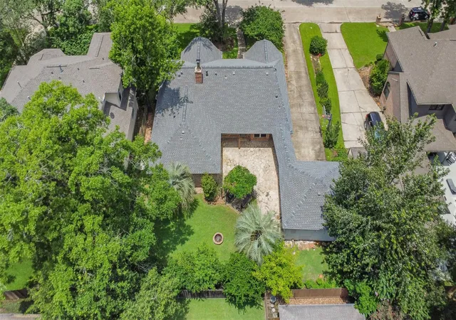 Homes for sale in Kingwood, TX | 2810 Woodland Ridge Dr, Kingwood, TX 77345 | MLS# 31546699
