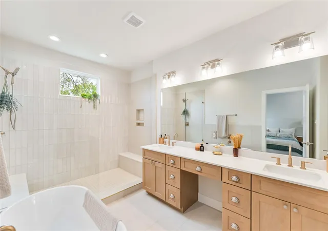 Photo 4 of Single family home for sale at 11108 Bauman Rd, Houston, TX 77076 | MLS# 66671557 | Listing updated on 2026-09-16