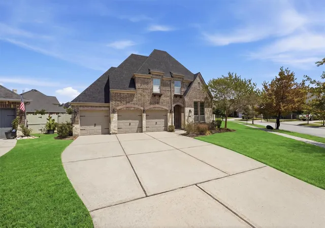 Photo 2 of Single family home for sale at 9952 Downey Emerald Dr, Conroe, TX 77385 | MLS# 69752912 | Listing updated on 2026-09-14