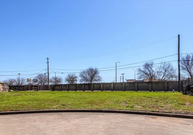 1st image of 4014 England Court Court E, Houston, TX 77021 | MLS# 28387750