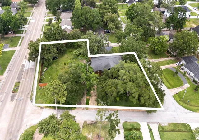 Photo 2 of Single family home for sale at 1090 Lamonte Ln, Houston, TX 77018 | MLS# 55145918 | Listing updated on 2026-09-22