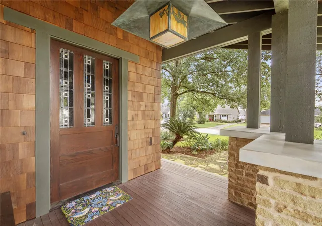Photo 4 of Single family home for sale at 1090 Lamonte Ln, Houston, TX 77018 | MLS# 55145918 | Listing updated on 2026-09-22