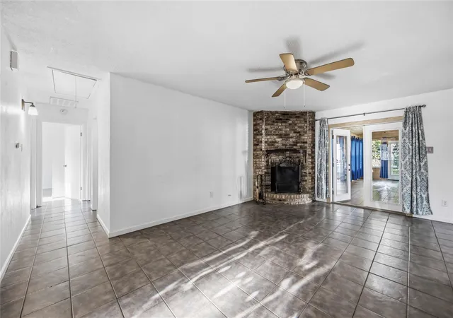 Photo 3 of Single family home for sale at 2506 Halbert Dr, Pearland, TX 77581 | MLS# 85530948 | Listing updated on 2026-09-09