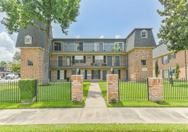 2nd image of 9003 Gaylord St #11, Houston, TX 77024 | MLS# 21952100