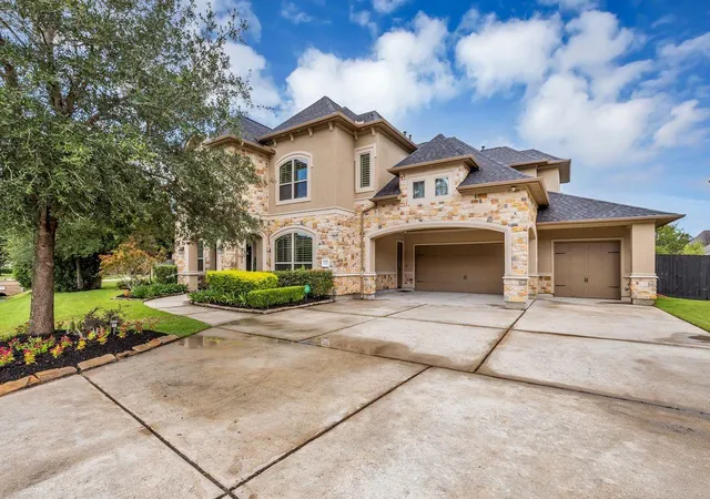 Photo 2 of Mansion for sale at 13507 Kluge Cor Ln, Cypress, TX 77429 | MLS# 19166090 | Listing updated on 2026-08-15