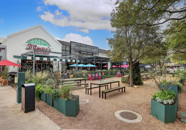 2nd image of 14 Greenway Plz, Houston, TX 77046