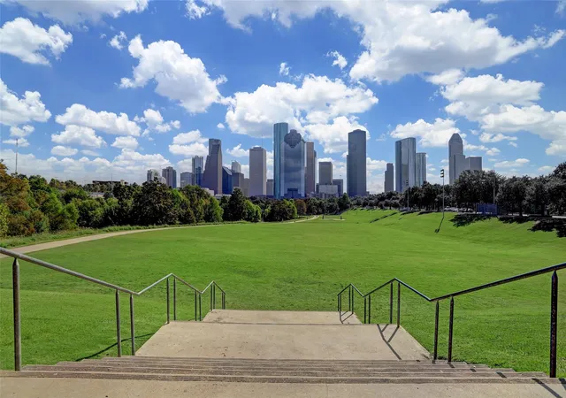 38th image of 14 Greenway Plz #10P, Houston, TX 77046 | MLS# 47295860