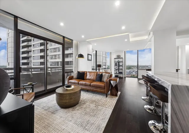 4th image of 14 Greenway Plz #10P, Houston, TX 77046 | MLS# 47295860