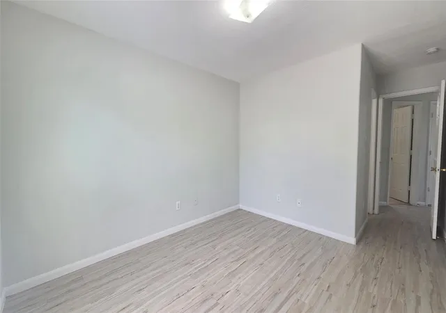 4th image of 4121 Mallow St, Houston, TX 77051