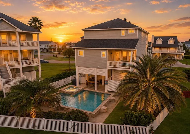 Photo 1 of Single family home for sale at 4106 Silver Reef, Galveston, TX 77554 | MLS# 89768935 | Listing updated on 2026-09-13