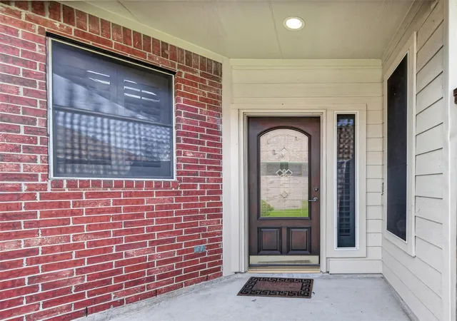 3rd image of 1407 Capri Pl Ln, Pearland, TX 77581 | MLS# 73765533