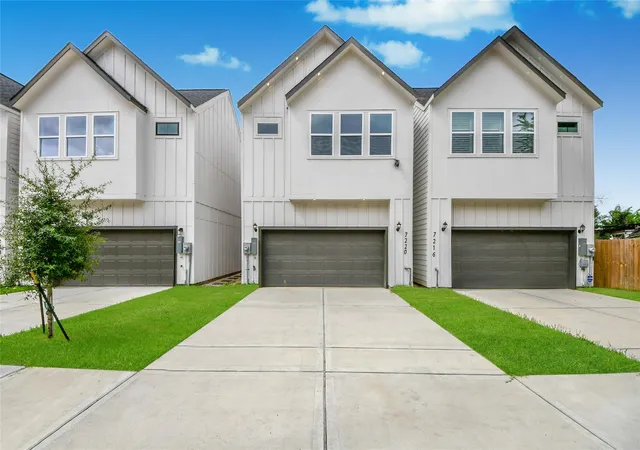 Photo 1 of Sale Pending at 7220 Ave B, Houston, TX 77011 | MLS# 69052558 | Listing updated on 2026-09-17