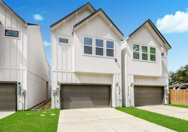 Photo 2 of Sale Pending at 7220 Ave B, Houston, TX 77011 | MLS# 69052558 | Listing updated on 2026-09-17