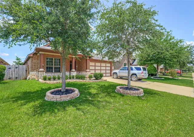 Photo 3 of Single family home for sale at 8810 Houston Fls Ln, Richmond, TX 77407 | MLS# 62162998 | Listing updated on 2026-07-27