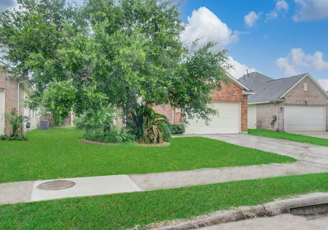Photo 2 of Single family home for sale at 7106 Still Hvn Dr, Richmond, TX 77407 | MLS# 23043825 | Listing updated on 2026-07-12