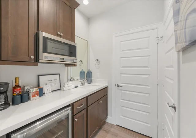 Photo 3 of Sale Pending at 2704 Grand Fountains Dr #H, Houston, TX 77054 | MLS# 36763560 | Listing updated on 2026-09-10
