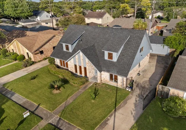 1st image of 2719 Field Line Dr, Sugar Land, TX 77479 | MLS# 12196145