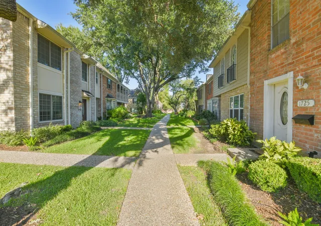4th image of 1687 W Sam Houston Pkwy S, Houston, TX 77042 | MLS# 86248669