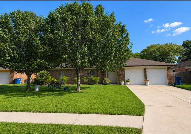 2nd image of 7911 Jonquil Dr, Texas City, TX 77591 | MLS# 21626193
